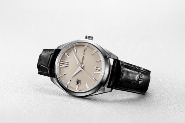 オンタイム渋谷ロフト店で「Angoloacuto」の限定モデル販売開始